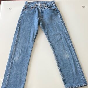 Levi’s 501 Vintage W26 L30/ Light Blue wash/ straight Leg Jeans Buttonfly.